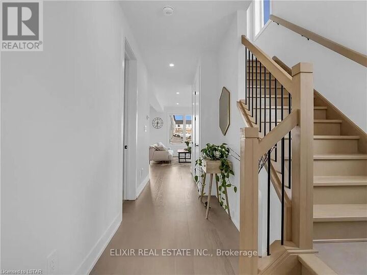 Property Photo: 1965 Upperpoint Gate 39 ON N6K 0L2
