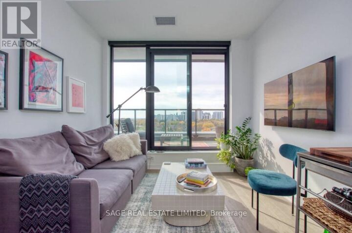 Property Photo:  2720 Dundas Street West 801  ON M6P 1Y2 