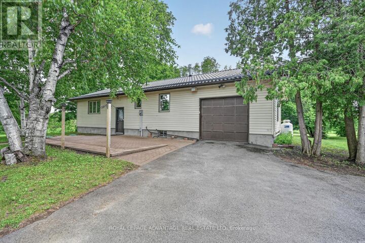 Property Photo:  83 Broadview Avenue West  ON K7A 4L3 