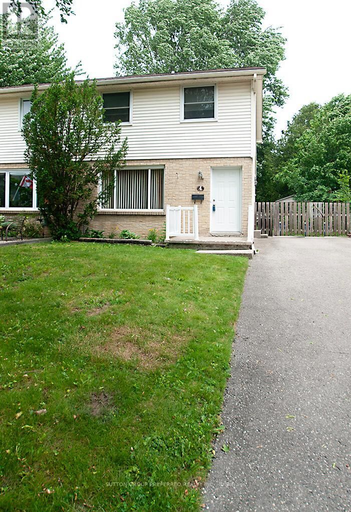 Property Photo:  4 Ranchwood Crescent  ON N6G 3A2 