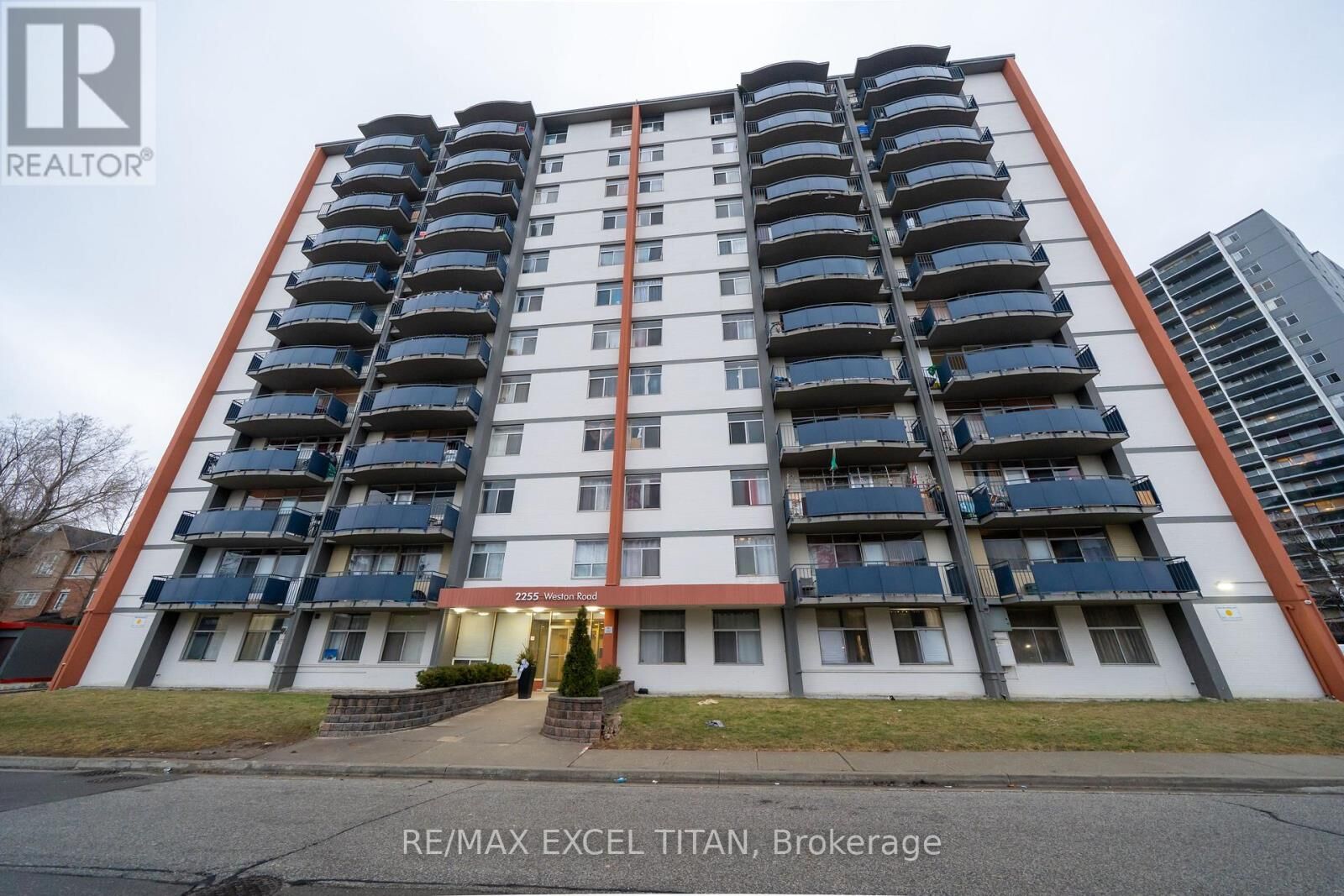Property Photo:  2255 Weston Road B101  ON M9N 1Y5 
