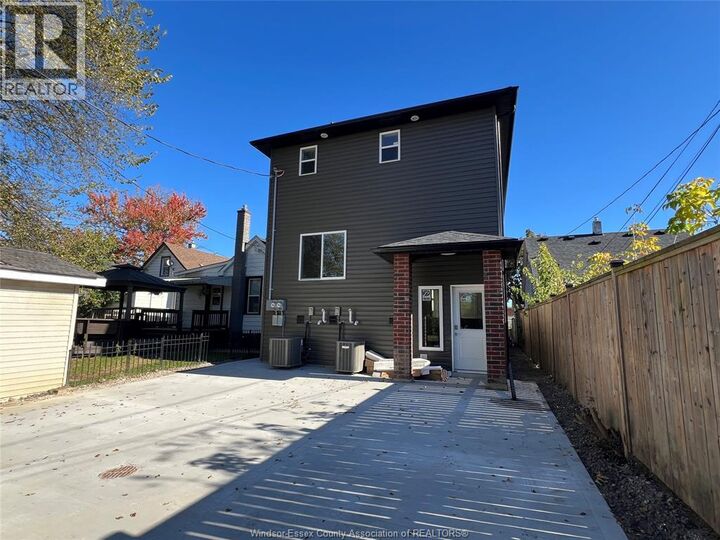 Property Photo:  917 McKay Avenue  ON N9B 2A4 