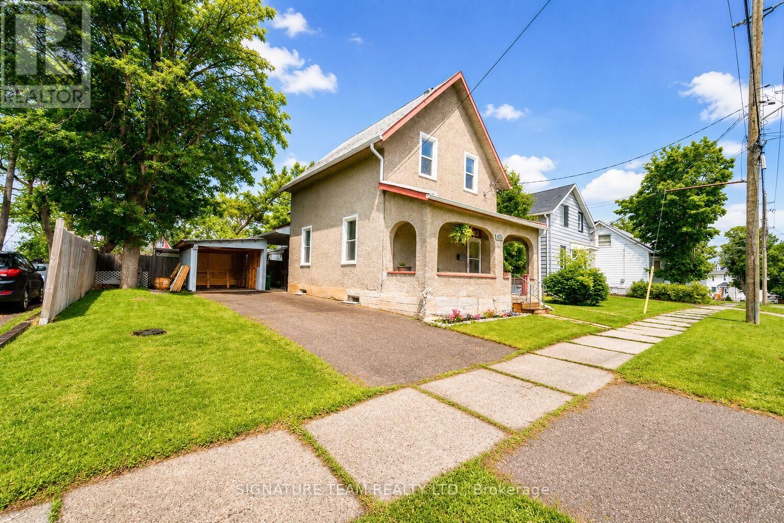 Property Photo:  652 Moffat Street  ON K8A 3Y1 