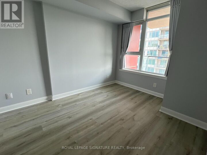 Photo de la propriété: 25 Town Centre Court 1206 ON M1P 0B4