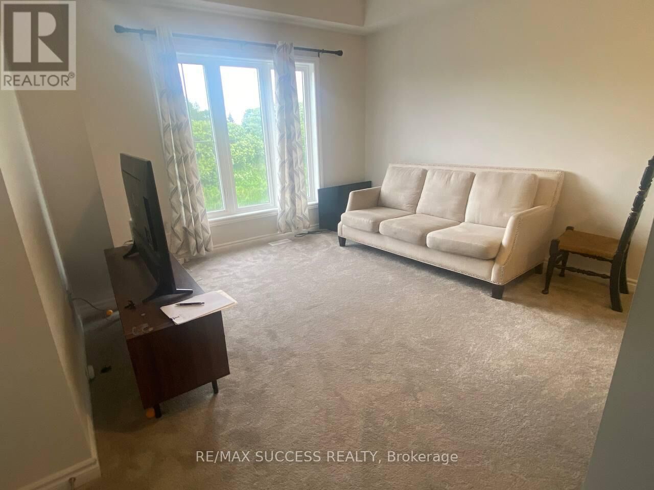 Property Photo:  677 Park Road North 87  ON N3R 0C2 