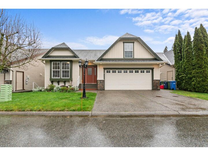 Property Photo:  349 Walnut Avenue 9  BC V0M 1K0 