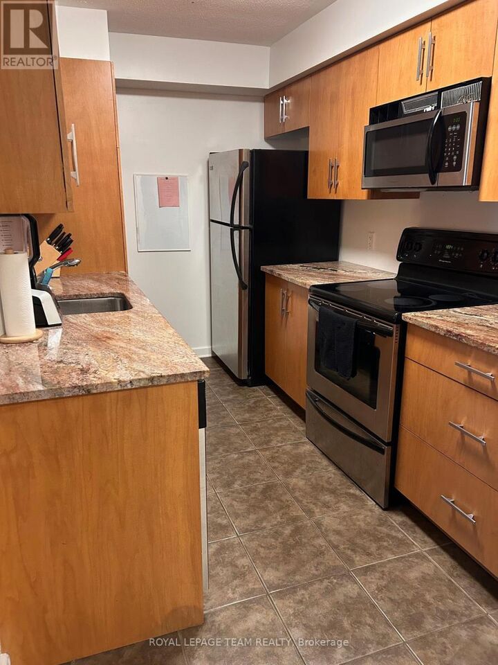 Property Photo:  138 Somerset Street West 911  ON K2P 0A3 