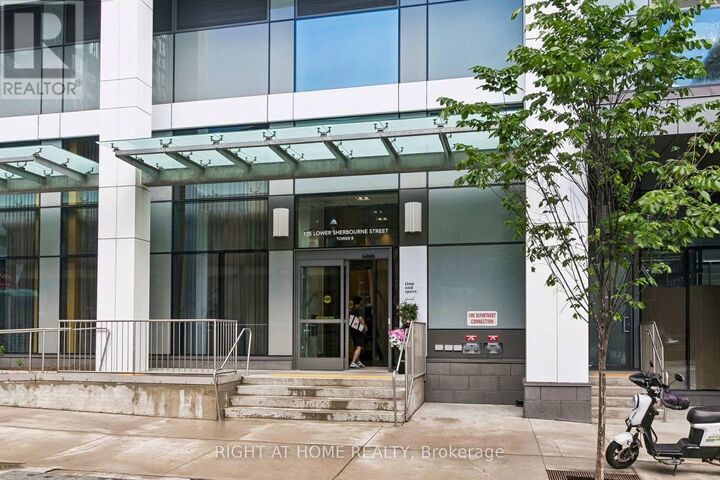 Property Photo:  135 Lower Sherbourne Street 2328  ON M5A 1Y4 