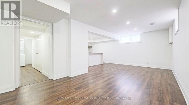 Property Photo: 186 Driscoll Road Lower ON L4C 4H7