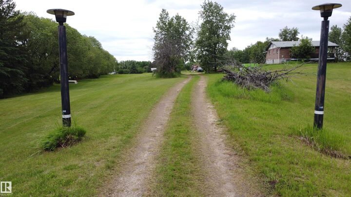 Property Photo:  27317 Twp Road 522 4  AB T7X 3S3 