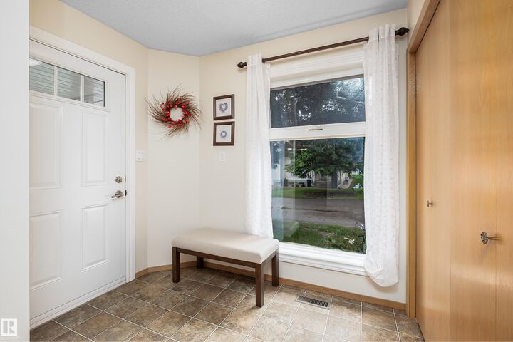 Property Photo: 9129 Garden Road AB T8N 5N3