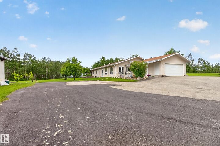 Property Photo: 52343 Rge Road 211 350 AB T8G 1A6
