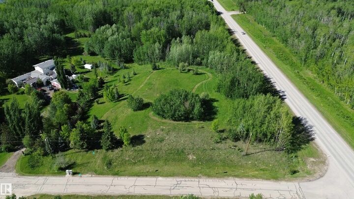 Property Photo: 1004 Twp Rd 542 1 AB T8R 0S7