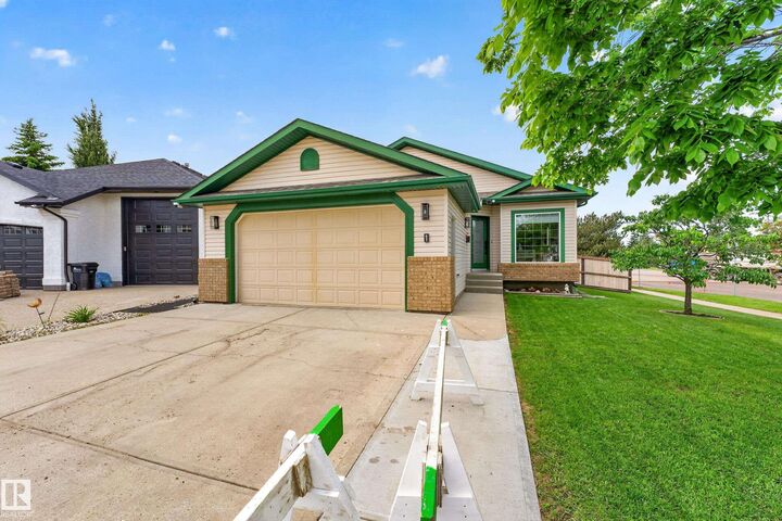 Property Photo: 1 Primrose Boulevard AB T8H 2B8