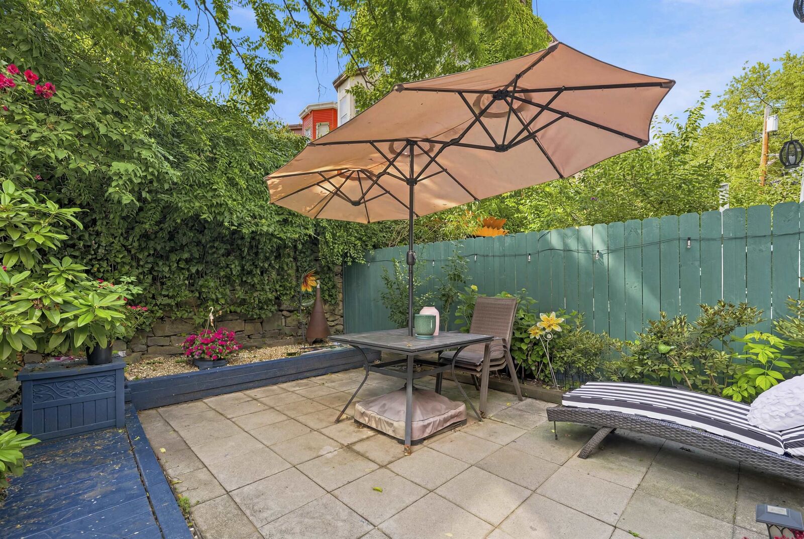 Property Photo:  33 Park St  NJ 07304 