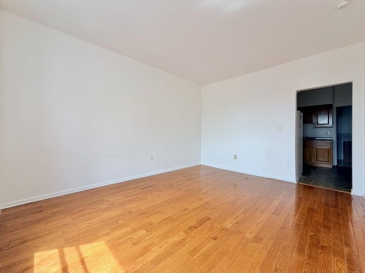 Property Photo: 192 Clinton Ave 3H NJ 07304