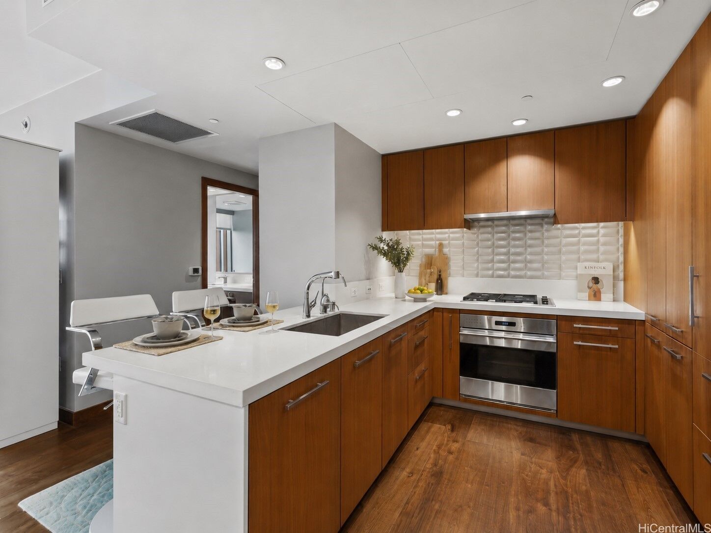 Property Photo:  1555 Kapiolani Boulevard 1714  HI 96814 