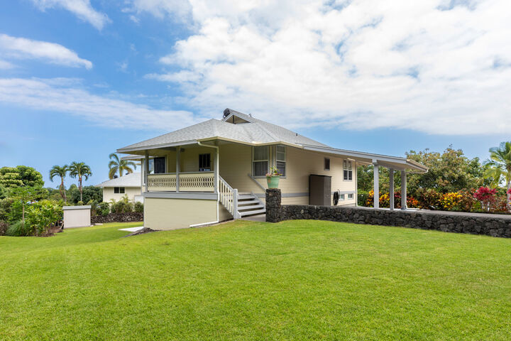 Property Photo: 77-6128 Mamalahoa Hwy D HI 96725