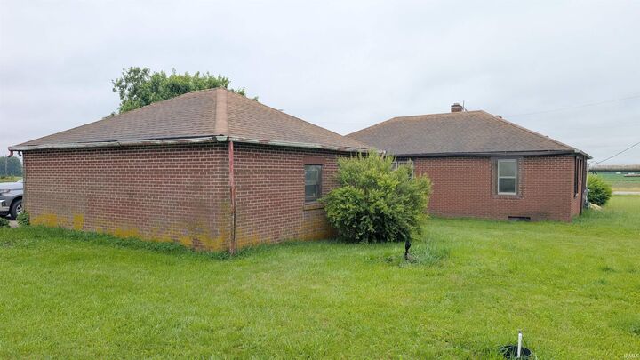 Property Photo:  1637 W US 224  IN 46791 