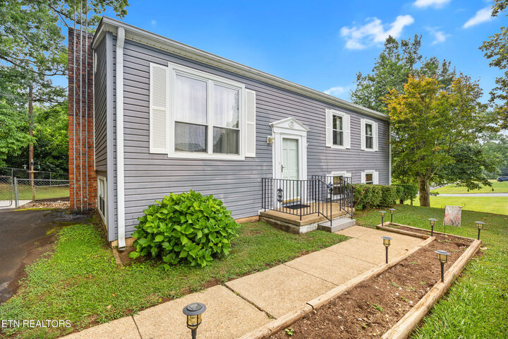 Property Photo:  5301 Fontaine Rd  TN 37920 