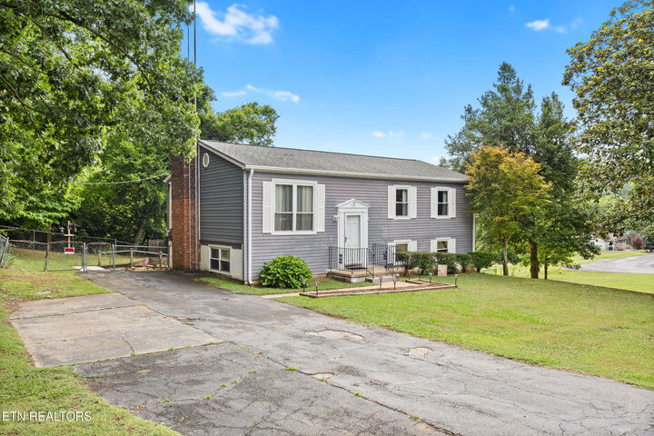 Property Photo:  5301 Fontaine Rd  TN 37920 