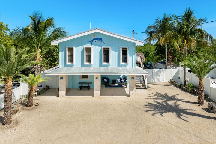 Property Photo: 140 Iroquois Drive FL 33036
