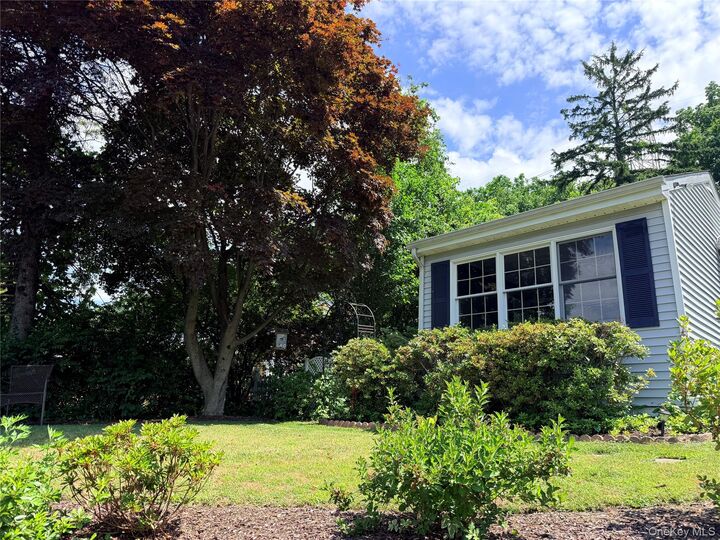 Property Photo:  2898 Springhurst Street  NY 10598 