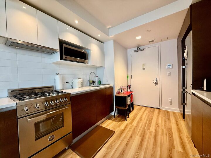 Property Photo: 3916 Prince Street 7H NY 11354