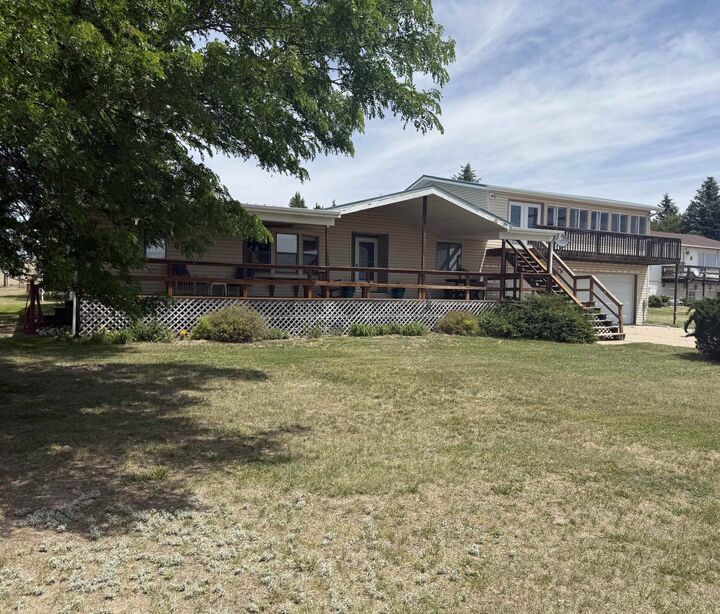 Property Photo:  4 Sandy Beach Terrace  NE 69146 