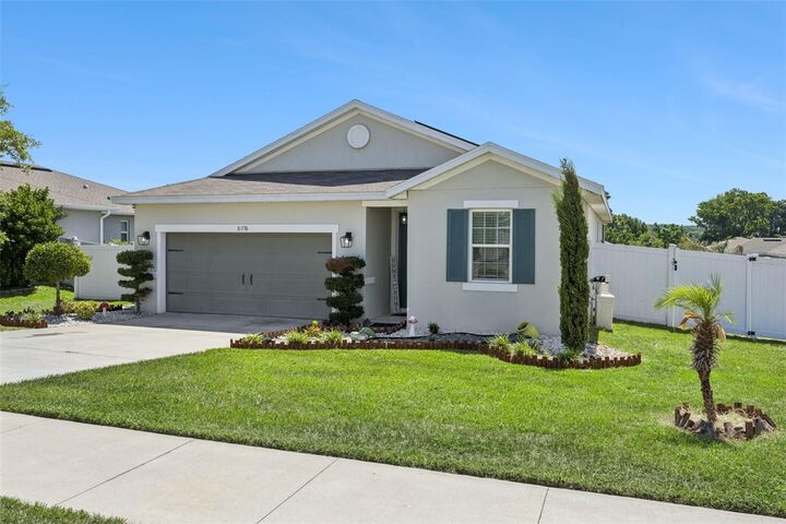 Property Photo:  31736 Broadwater Avenue  FL 34748 