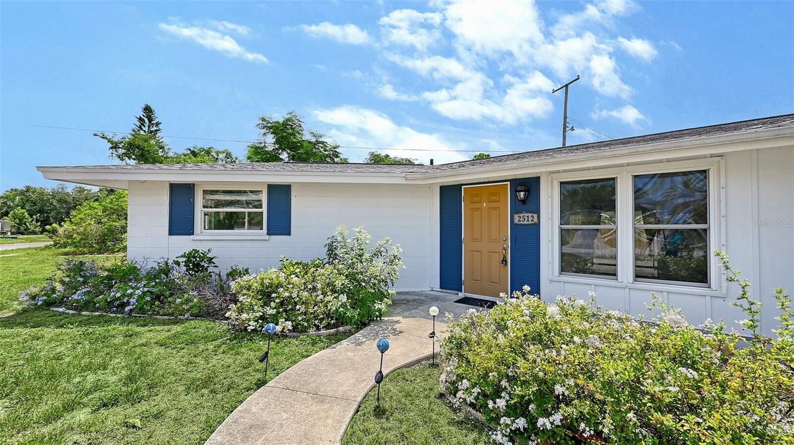 Property Photo:  2512 Post Road  FL 34231 