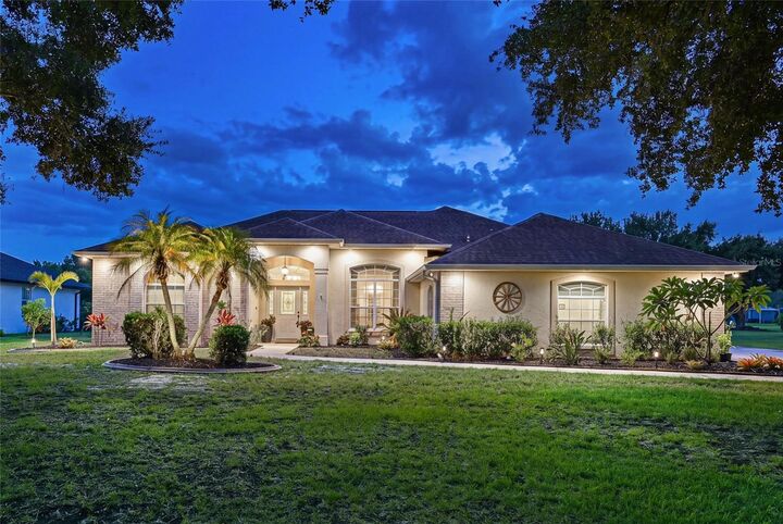 Property Photo: 14722 1st Avenue E FL 34212