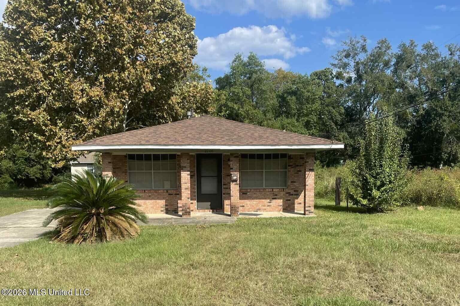 Property Photo:  2206 33rd Avenue  MS 39501 