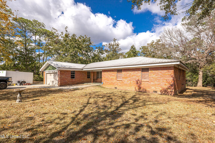 Property Photo: 2408 Callie Road MS 39553