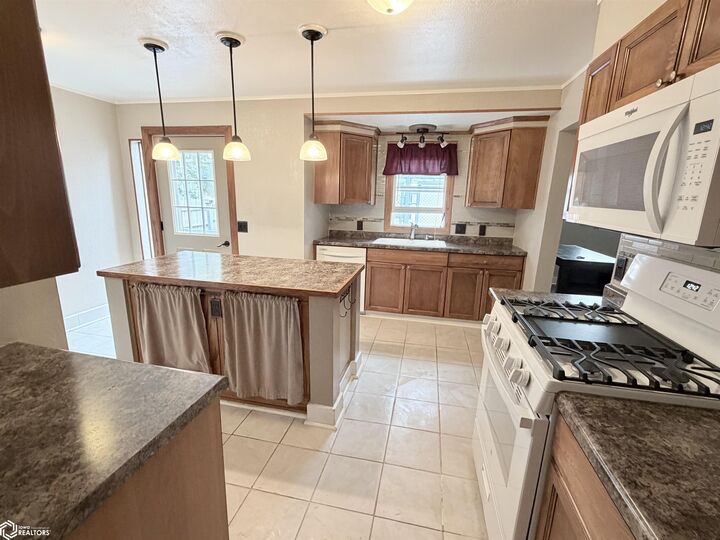 Property Photo:  712 Main Street  IA 50126 