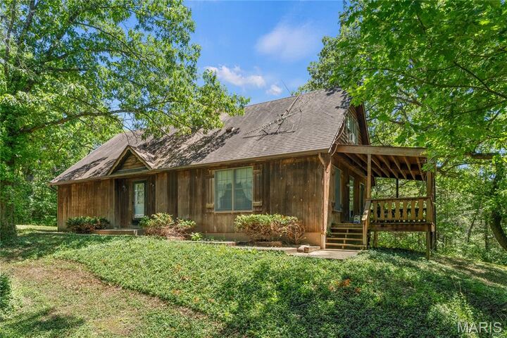 Property Photo: 17719 Walnut Crest MO 63357