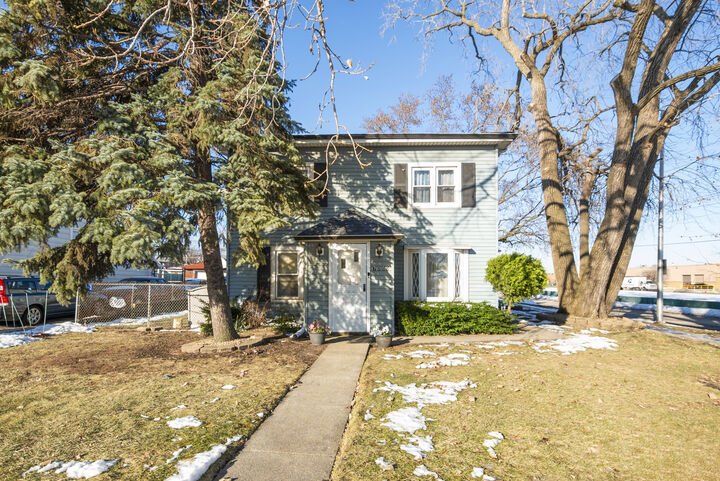 Property Photo:  7000 W 74th Street  IL 60638 