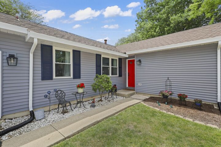 Property Photo:  1412 Creighton Avenue  IL 60565 