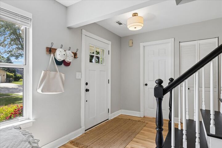 Property Photo:  35 Knightsbridge Drive  IL 60060 