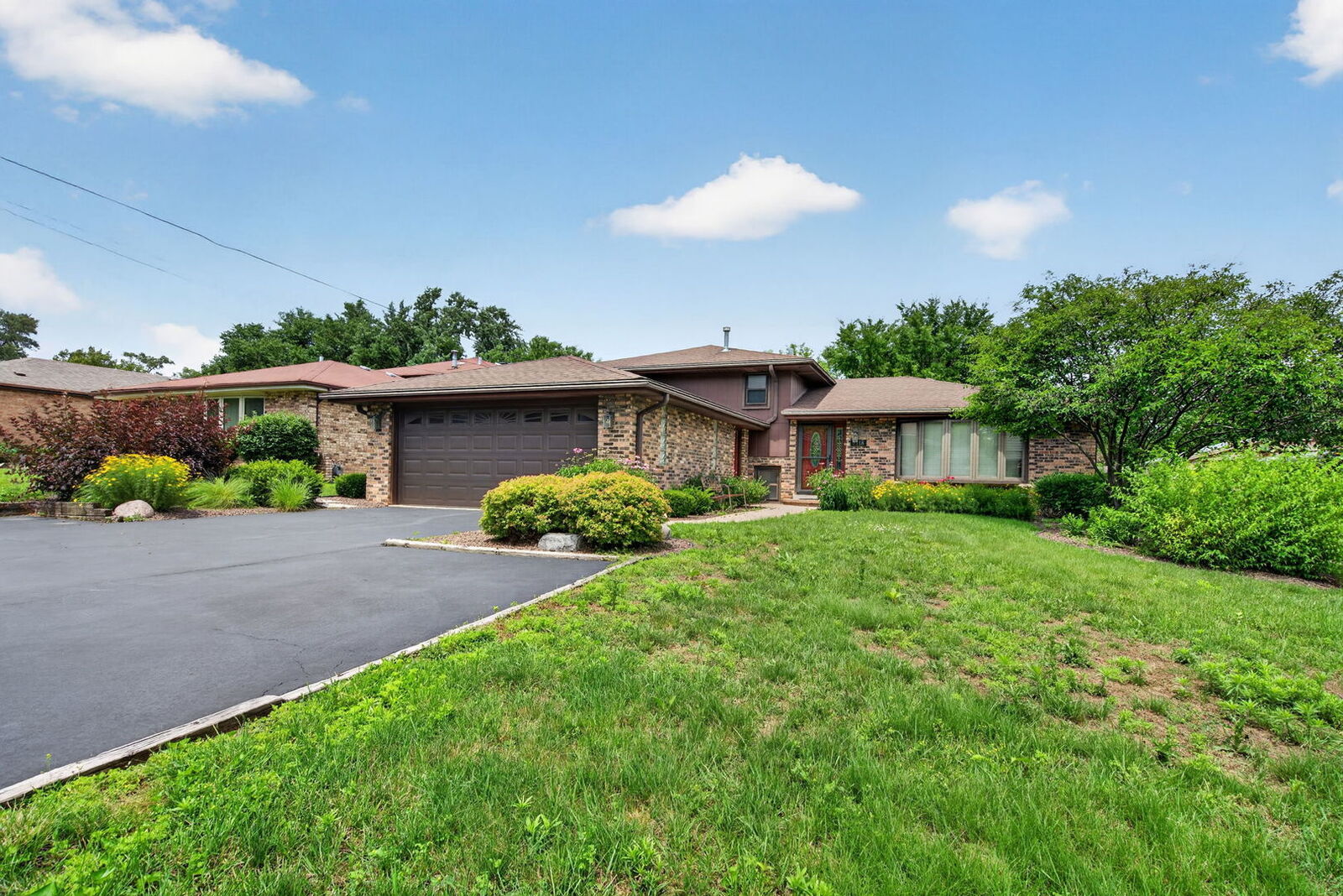 Property Photo:  8118 Gladys Lane  IL 60465 