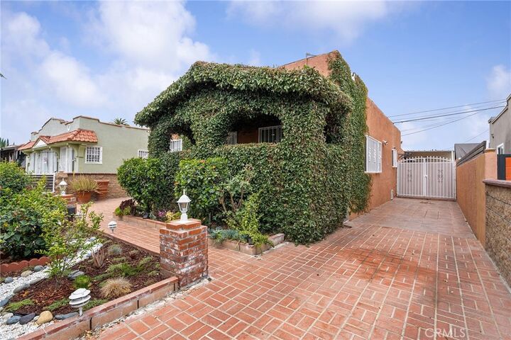 Property Photo:  1301 W 56th Street  CA 90037 