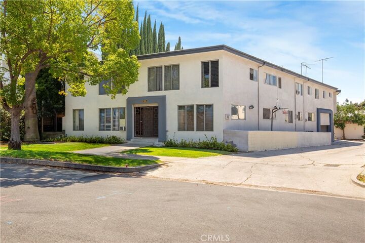 Property Photo: 1117 S Spaulding CA 90019