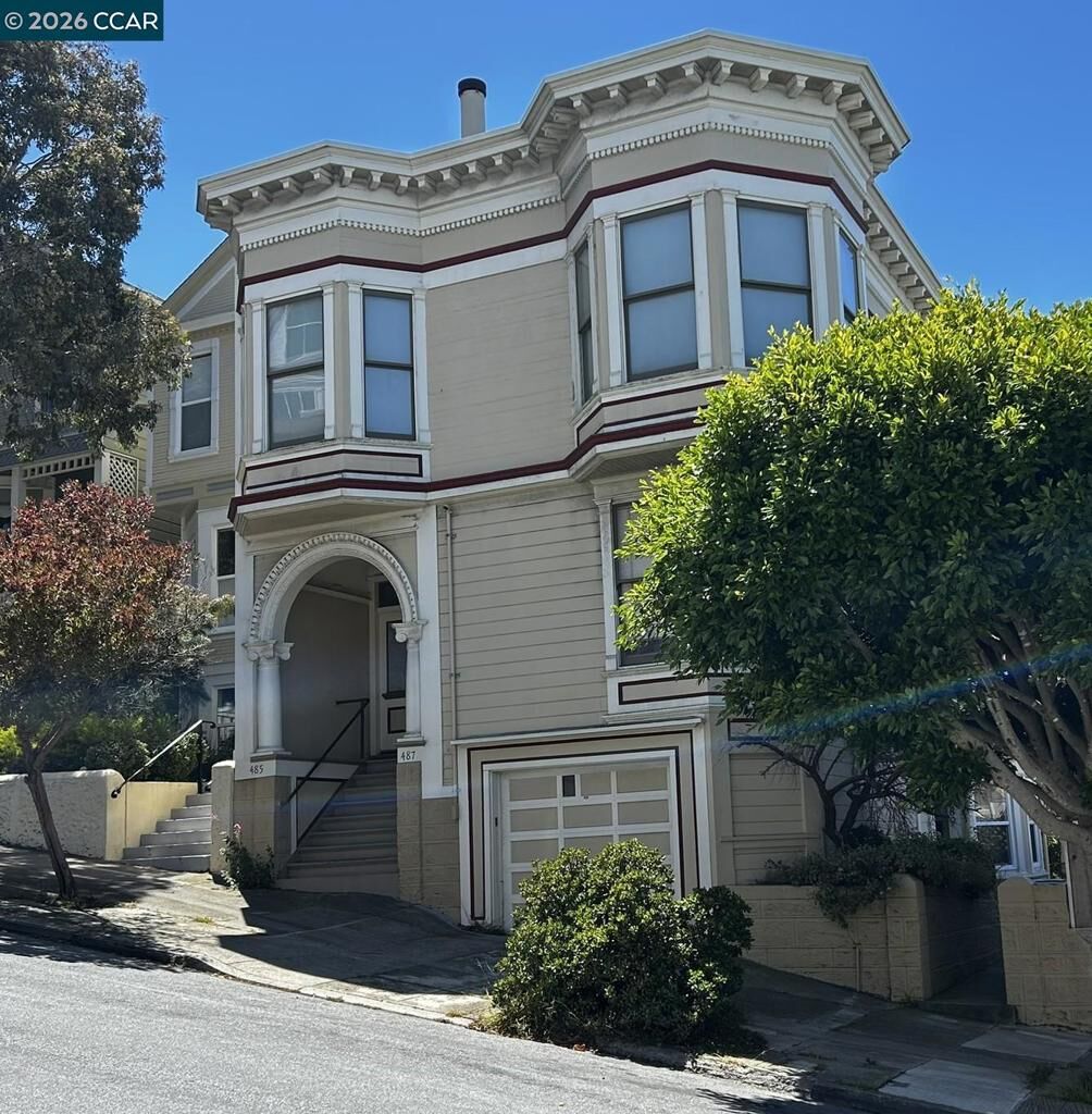 Property Photo:  485 Hill St  CA 94114 