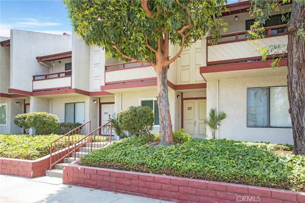 Property Photo:  946 W 220th Street 107  CA 90502 