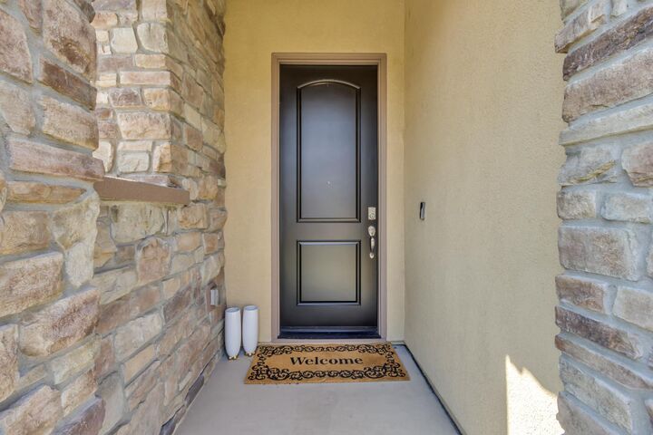 Property Photo:  5087 Brentford Way  CA 95762 