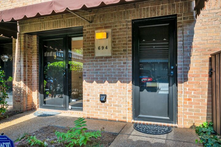 Property Photo:  694 Timber Ln  TN 37215 