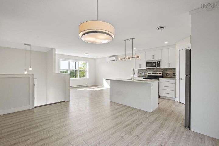 Property Photo: 115 Lindforest Court NS B4E 3J2