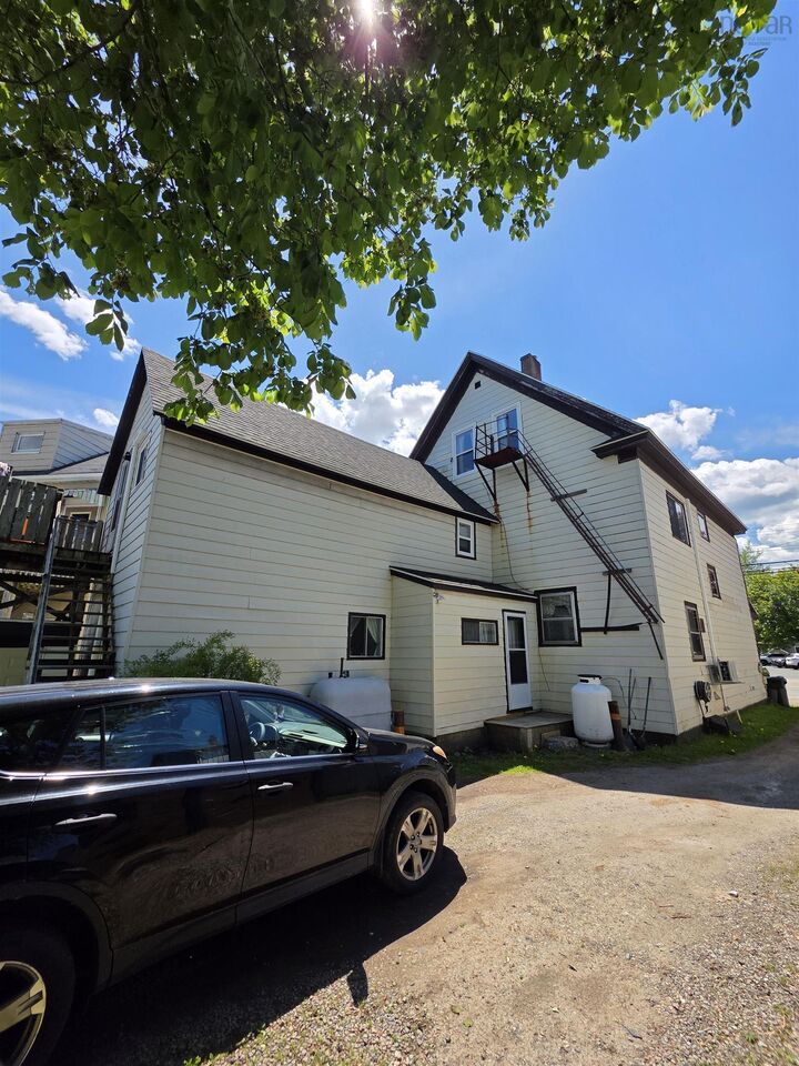 Property Photo: 673 George St Street NS B1P 1L2