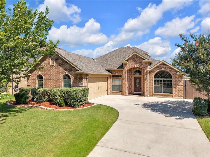 Property Photo: 6940 Bent Spur Drive TX 76179