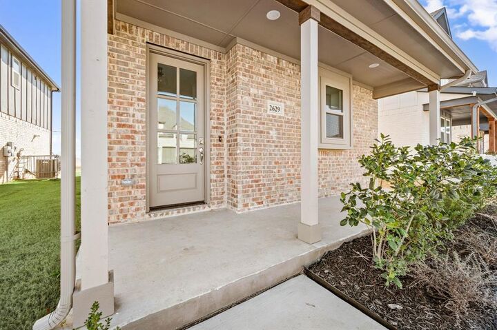 Property Photo: 2629 Tanager Street TX 76118